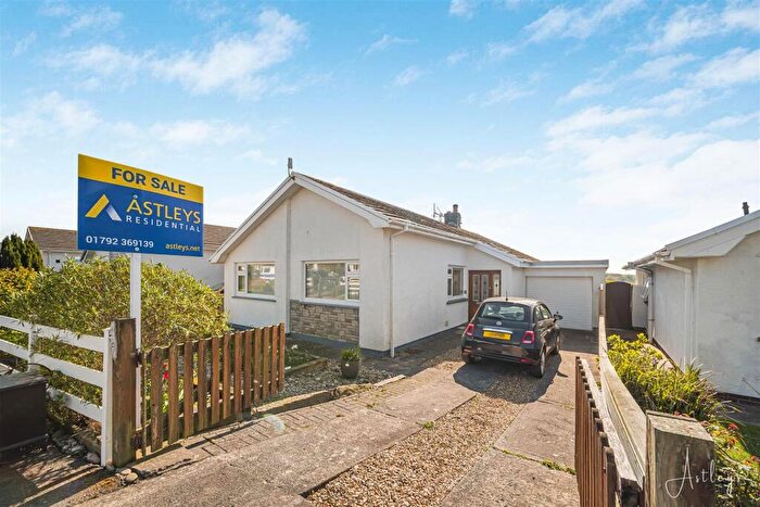 3 Bedroom Detached Bungalow For Sale In Foxhole Drive, Southgate, Swansea, SA3