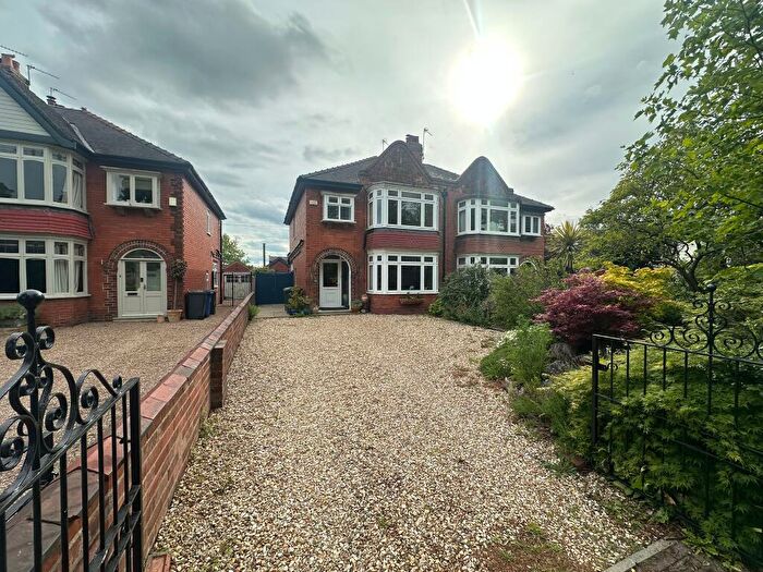 3 Bedroom Semi-Detached House For Sale In Town Moor Avenue, Doncaster, DN2