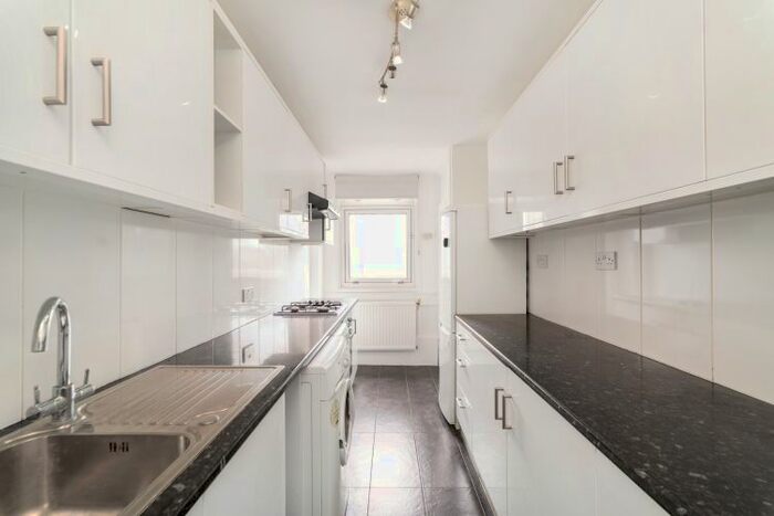 2 Bedroom Flat To Rent In Maida Vale, London, W9