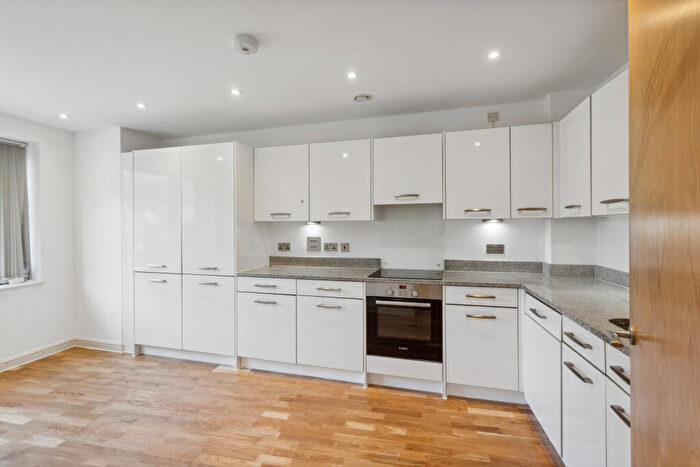 2 Bedroom Flat To Rent In Austin Street, St Leonard Shoreditch, E2