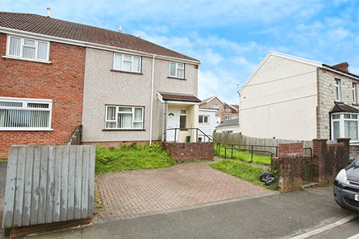 3 Bedroom Semi-detached House To Rent In Wyndham Street, Porth, CF39