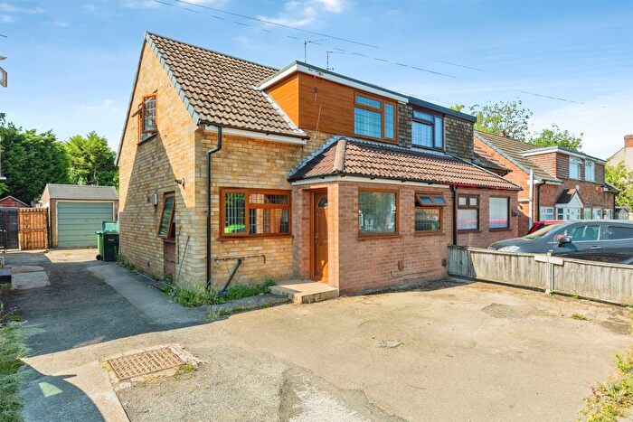 3 Bedroom Semi-Detached House For Sale In Parry Road, Coventry, CV2