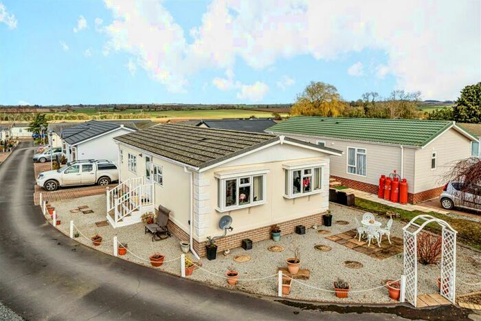 2 Bedroom Park Home For Sale In Spilsby Road, Horncastle, LN9