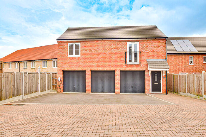 2 Bedroom Detached House To Rent In Newland Avenue, Bishop's Stortford, CM23