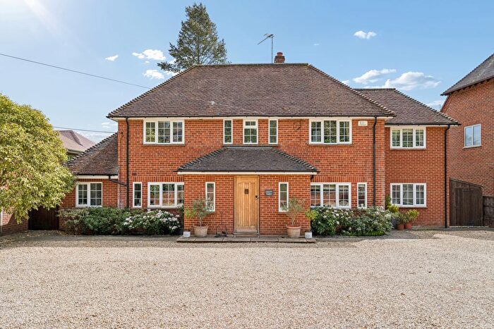 4 Bedroom Detached House For Sale In Henley Road, Marlow, SL7