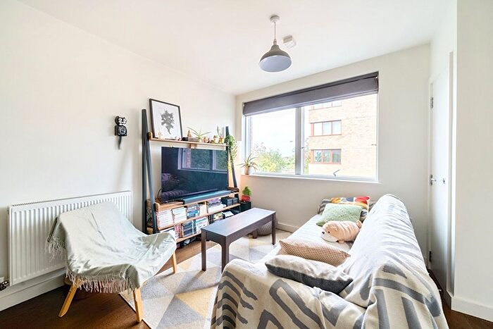 1 Bedroom Flat For Sale In Kenneth Way, London, W5