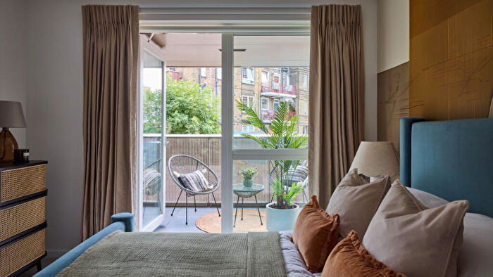 3 Bedroom Flat For Sale In The Ellington, Renforth Street, Canada Water, SE16
