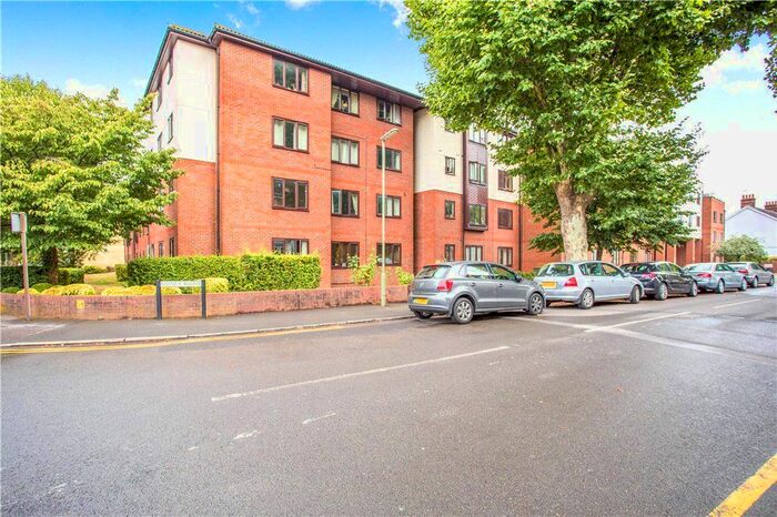 1 Bedroom Flat To Rent In Romana Court, Sidney Road, Staines-Upon-Thames, Surrey, TW18