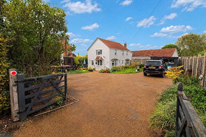 5 Bedroom Semi Detached House For Sale In The Rank, North Bradley, BA14