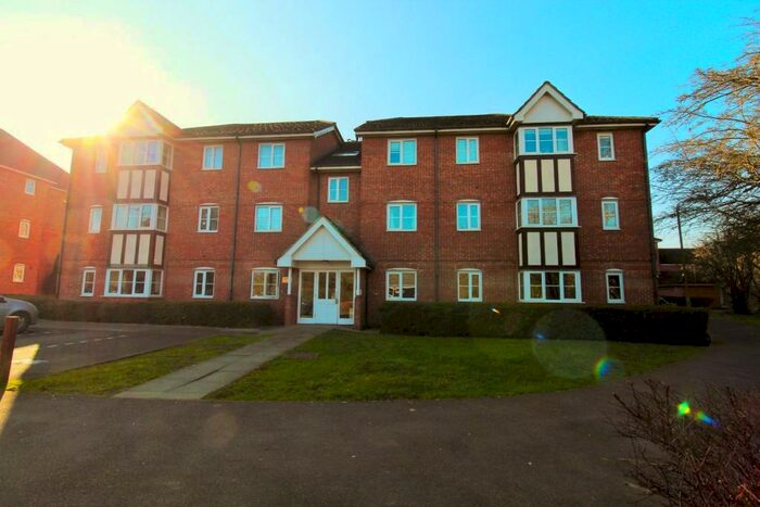 2 Bedroom Apartment To Rent In Ottawa Court, Broxbourne, EN10