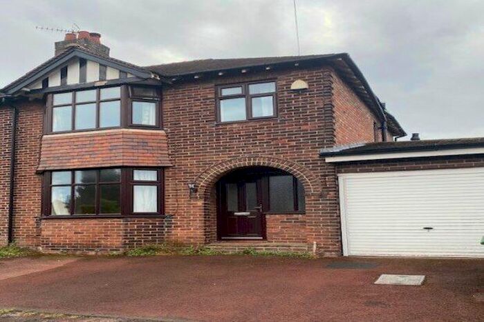 3 Bedroom Semi-Detached House To Rent In Brook Avenue, Warrington, WA4