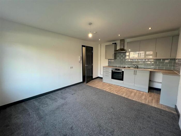 1 Bedroom Flat To Rent In High Street, Neath, SA11