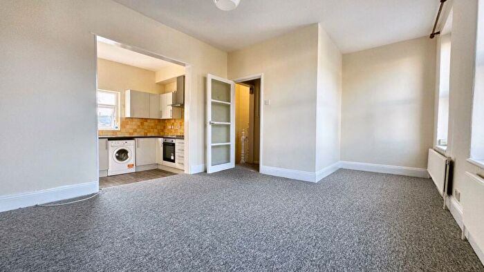 2 Bedroom Apartment To Rent In Wellington Crescent, Horfield, Bristol, BS7