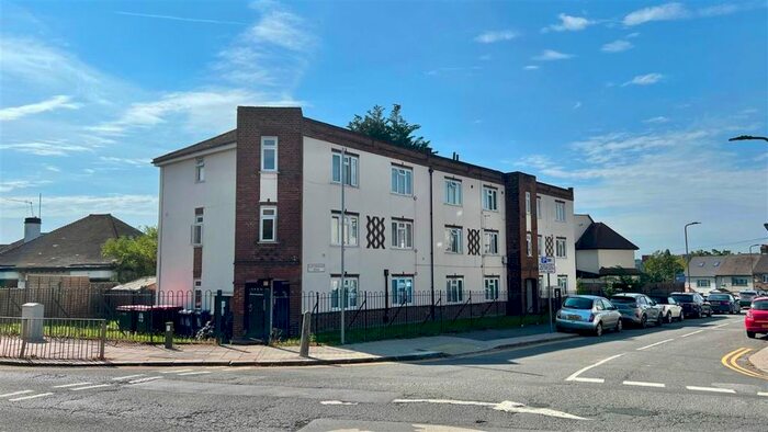 2 Bedroom Flat To Rent In Clitterhouse Road, London, NW2