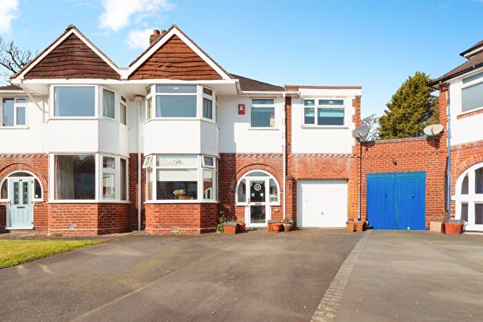 3 Bedroom Semi Detached House For Sale In Brampton Avenue, Birmingham, B28