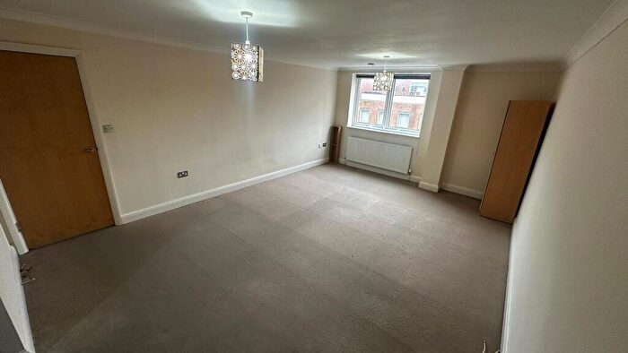 1 Bedroom Apartment To Rent In Park Street - Central Luton - Bedroom With Parking -, LU1
