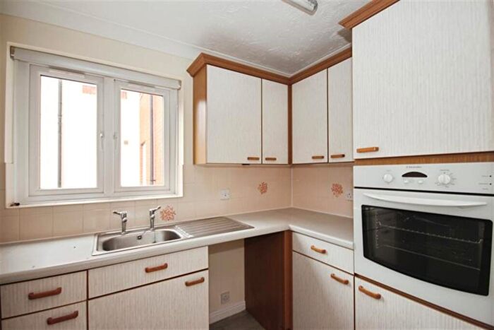 1 Bedroom Retirement Property To Rent In Montgomery Court, Coventry Road, Warwick, CV34