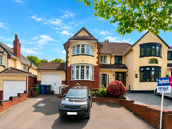3 Bedroom Semi-Detached House For Sale In The Broadway, Dudley, DY1