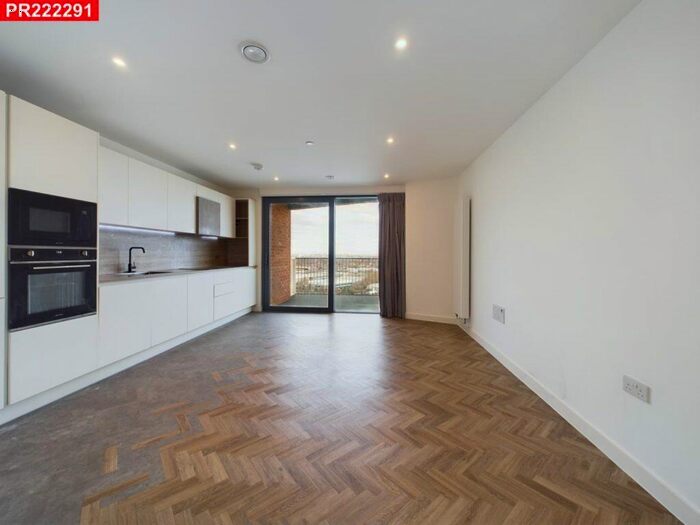 2 Bedroom Flat To Rent In Makers Yard, Bromley-by-Bow, &# Bedrooms Flat, E3