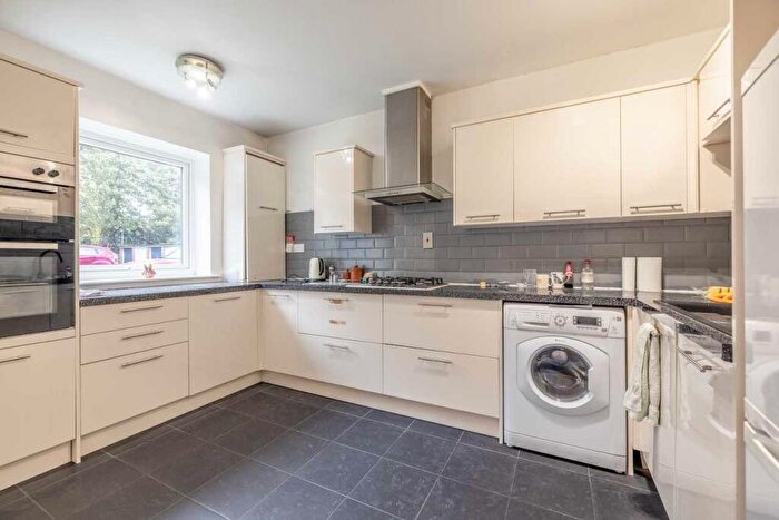 1 Bedroom Flat For Sale In High Street, Iver, SL0