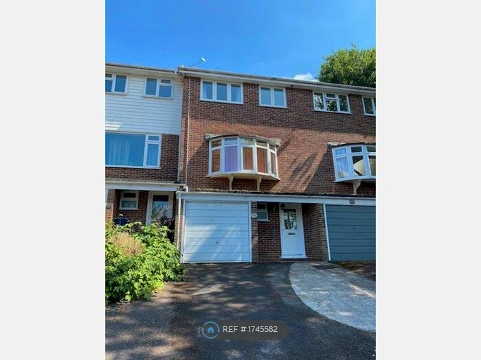 3 Bedroom Terraced House To Rent In Hill Court, Haslemere, GU27