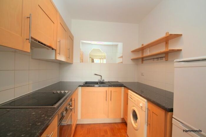 2 Bedroom Flat To Rent In Tamarind Yard, London, E1W
