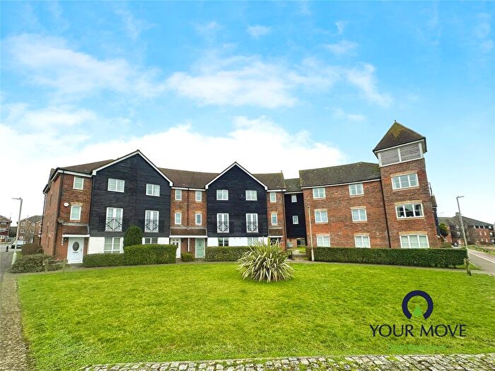 3 Bedroom Flat For Sale In East Stour Way, Ashford, Kent, TN24