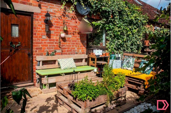 1 Bedroom Maisonette To Rent In Stable Barn, Case Lane, Warwick, Warwickshire, CV35