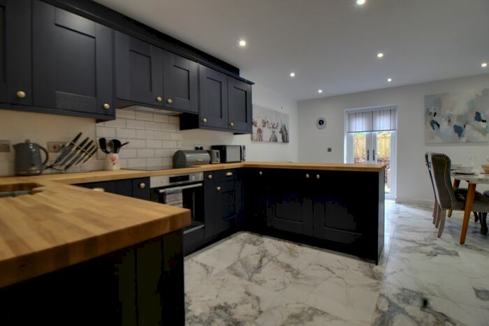 2 Bedroom Town House To Rent In Spring Cottages, Sugar Mill Ponds, Rawcliffe Bridge, Goole, DN14