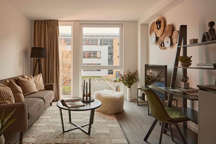 1 Bedroom Flat To Rent In Dumballs Road, Cardiff(City), CF10