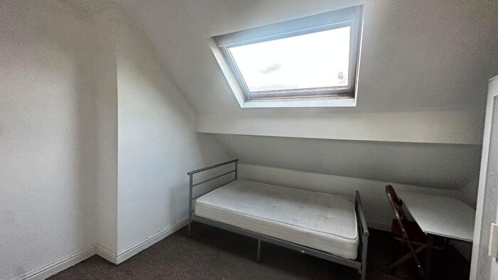 4 Bedroom Semi-detached House To Rent In Edmund Road(Bills Included), Sheffield, S2
