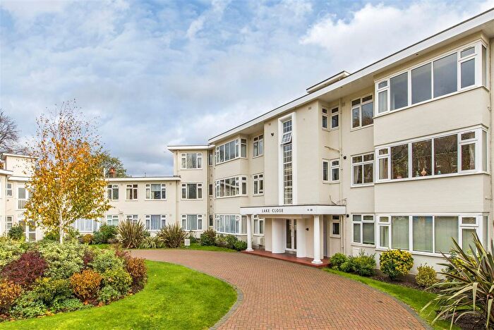 2 Bedroom Flat To Rent In Lake Close, Lake Road, Wimbledon, SW19