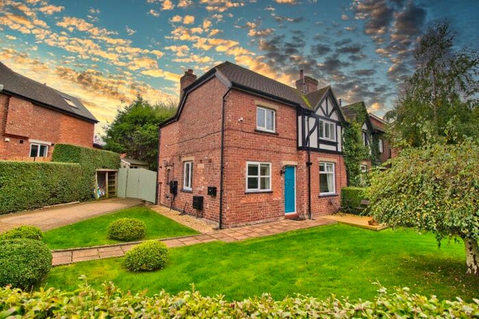 3 Bedroom Semi-Detached House To Rent In Burton Avenue, Tarporley, Cheshire, CW6