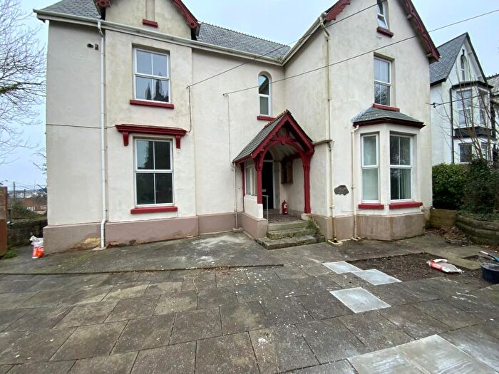 2 Bedroom Flat To Rent In North Road, Holsworthy, EX22