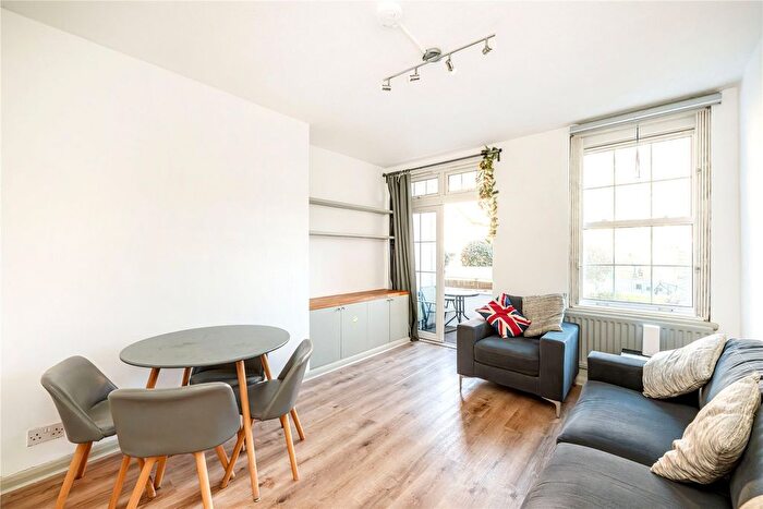 3 Bedroom Flat To Rent In Southern Row, London, W10