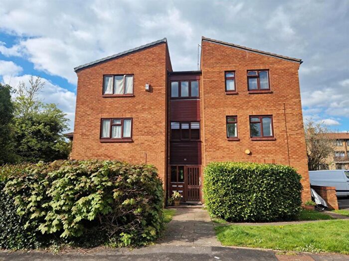 Apartment To Rent In Rednal Mill Drive, Rednal, Birmingham, B45