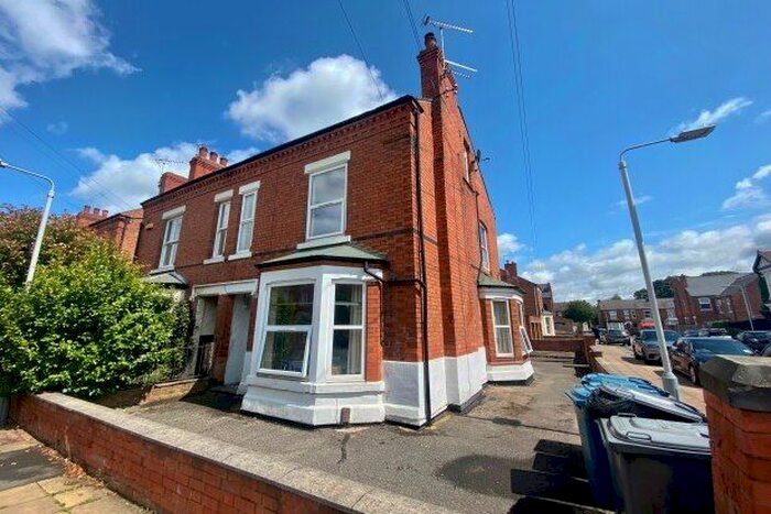 1 Bedroom Studio To Rent In Highfield Road, Nottingham, NG2