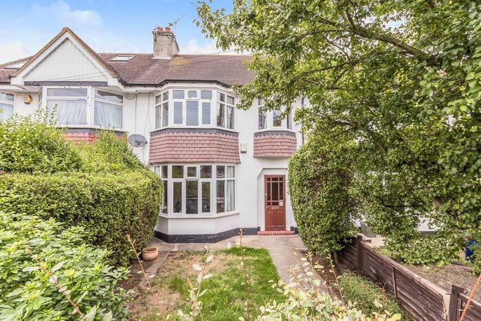 3 Bedroom Property To Rent In Heathfield South, Twickenham, TW2