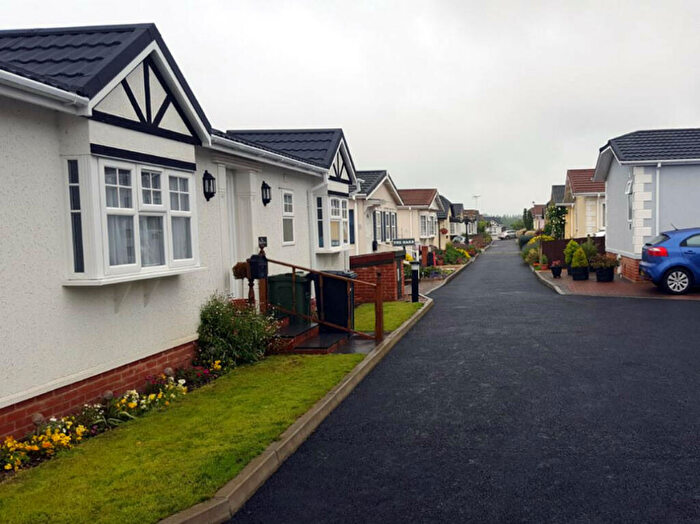 1 Bedroom Park Home For Sale In Guildford, Surrey, GU3