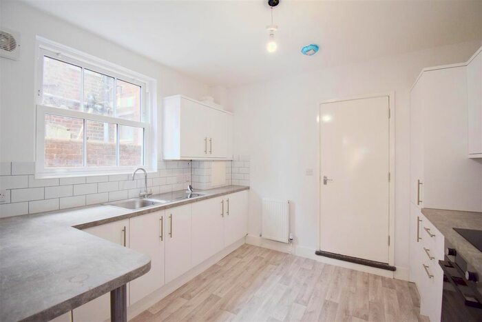 2 Bedroom Flat To Rent In Oxford Road, Reading, Berkshire, RG30