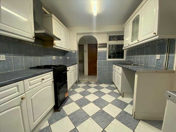 3 Bedroom Semi-Detached House To Rent In Darwin Drive, Southall, UB1