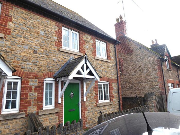 3 Bedroom End Of Terrace House To Rent In Moor Lane, Wincanton, BA9