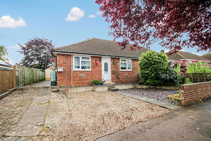 3 Bedroom Semi-Detached Bungalow For Sale In Moore Avenue, Sprowston, NR6