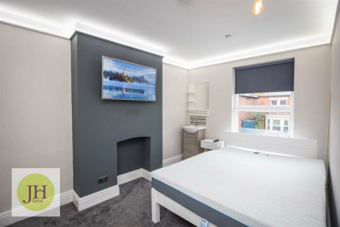 1 Bedroom Property To Rent In Ruabon Road, Wrexham, Clwyd, LL13