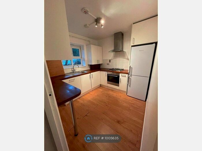 3 Bedroom Flat To Rent In London, London, SE10
