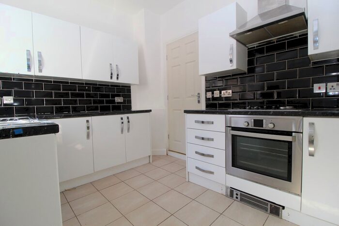 2 Bedroom End Of Terrace House To Rent In Salisbury Gardens, Raglan Street, Hull, HU5