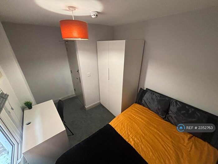 8 Bedroom Flat To Rent In Bath Street, Leamington Spa, CV31