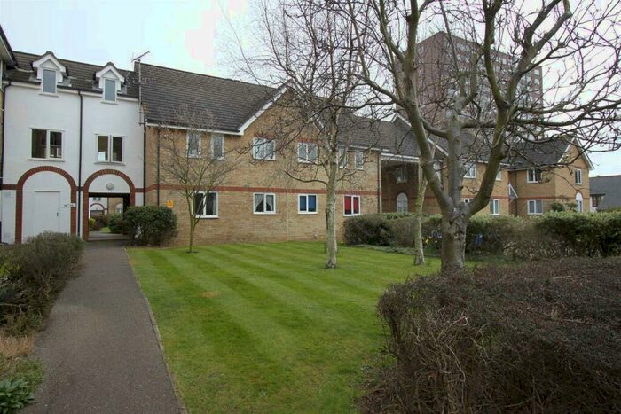 1 Bedroom Flat To Rent In Cambridge Road, Southend On Sea, SS1