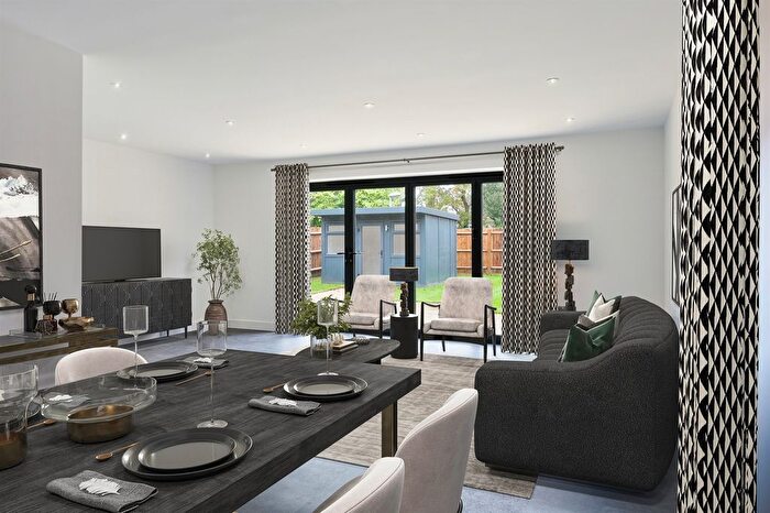 4 Bedroom Link Detached House For Sale In Hanlye Lane, Cuckfield, Haywards Heath, RH17