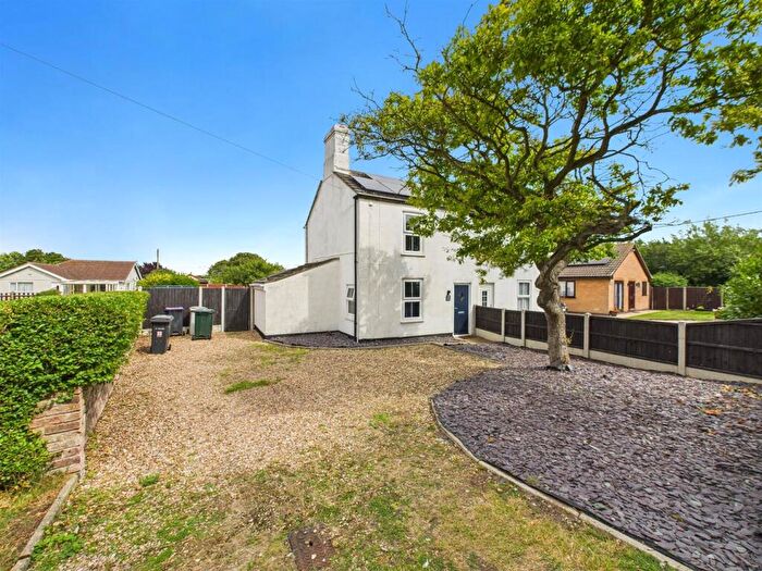 2 Bedroom Semi-Detached House For Sale In Sea Road, Anderby Creek, PE24